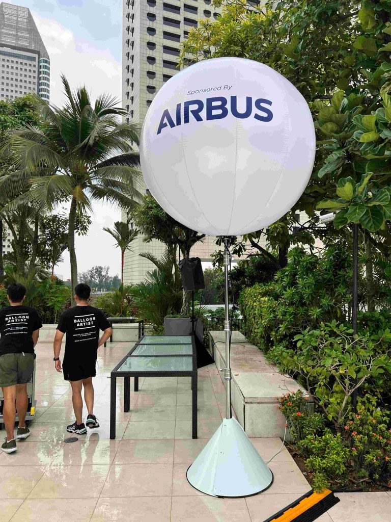 Lighted Balloon Stand Singapore scaled e1753440747504