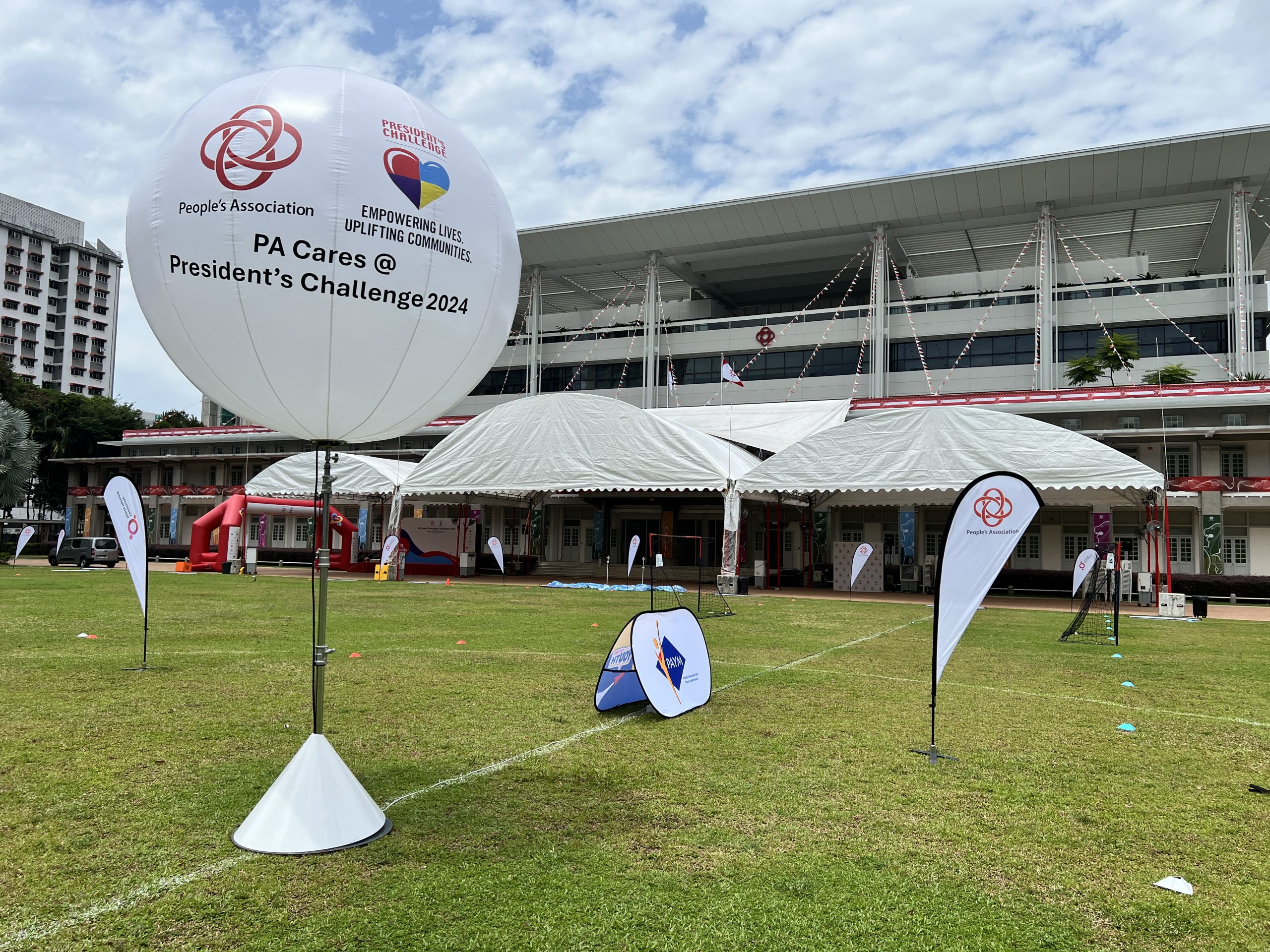 Lighted balloon stand for rent singapore scaled