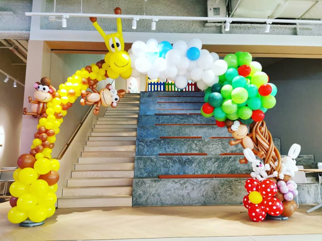 Balloon Giraffe and Tree Arch Singapore