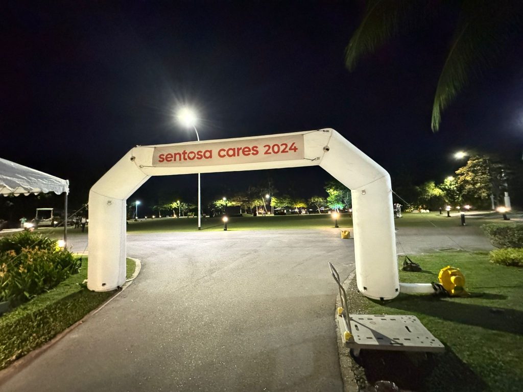 Customised White Inflatable Arch