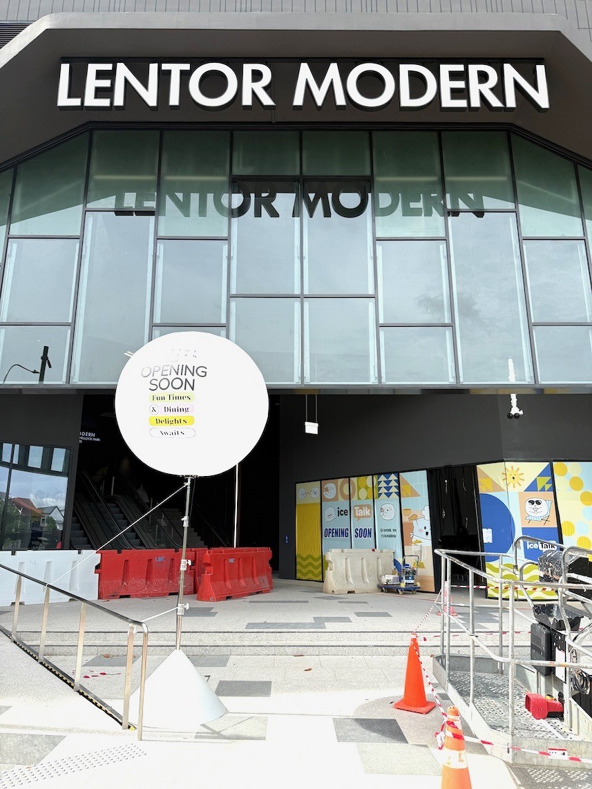 lighted-balloon-stand-opening-event-lentor-modern-singapore