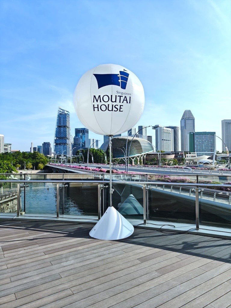 Branded Advertising Balloon Singapore stand at Marina Bay corporate event