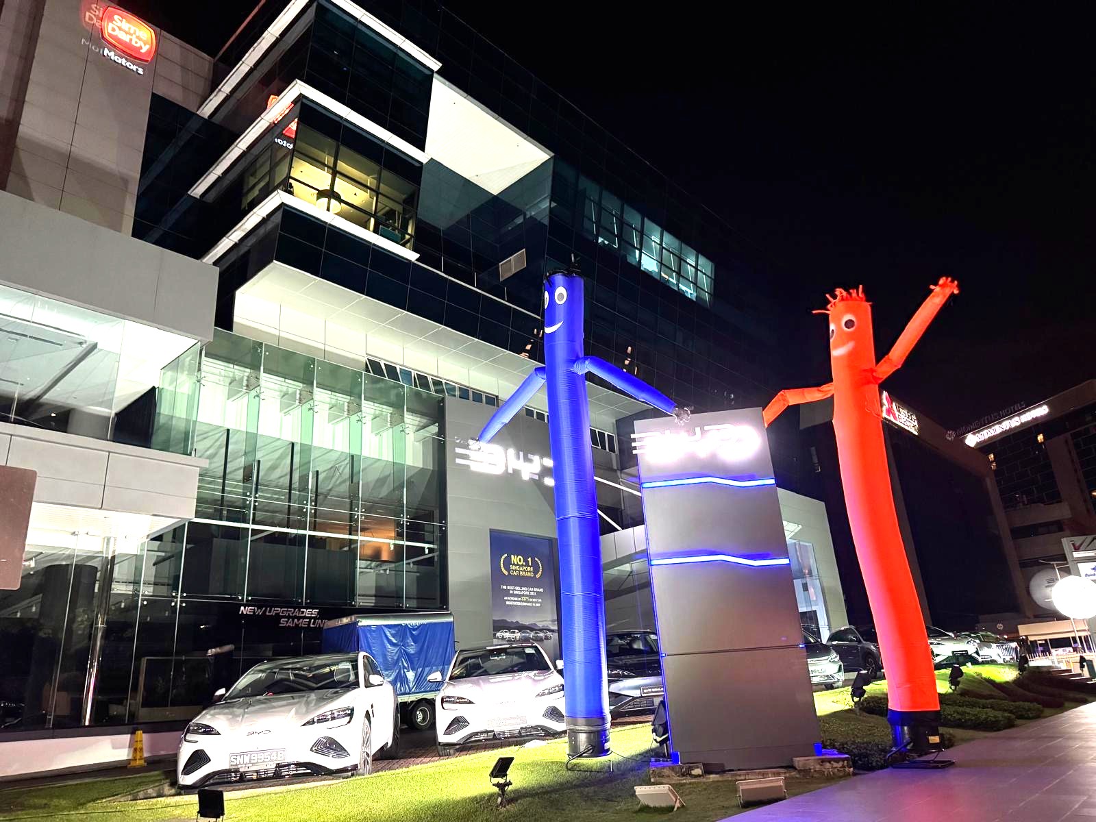 Giant inflatable air dancers Advertising Balloon Singapore car showroom