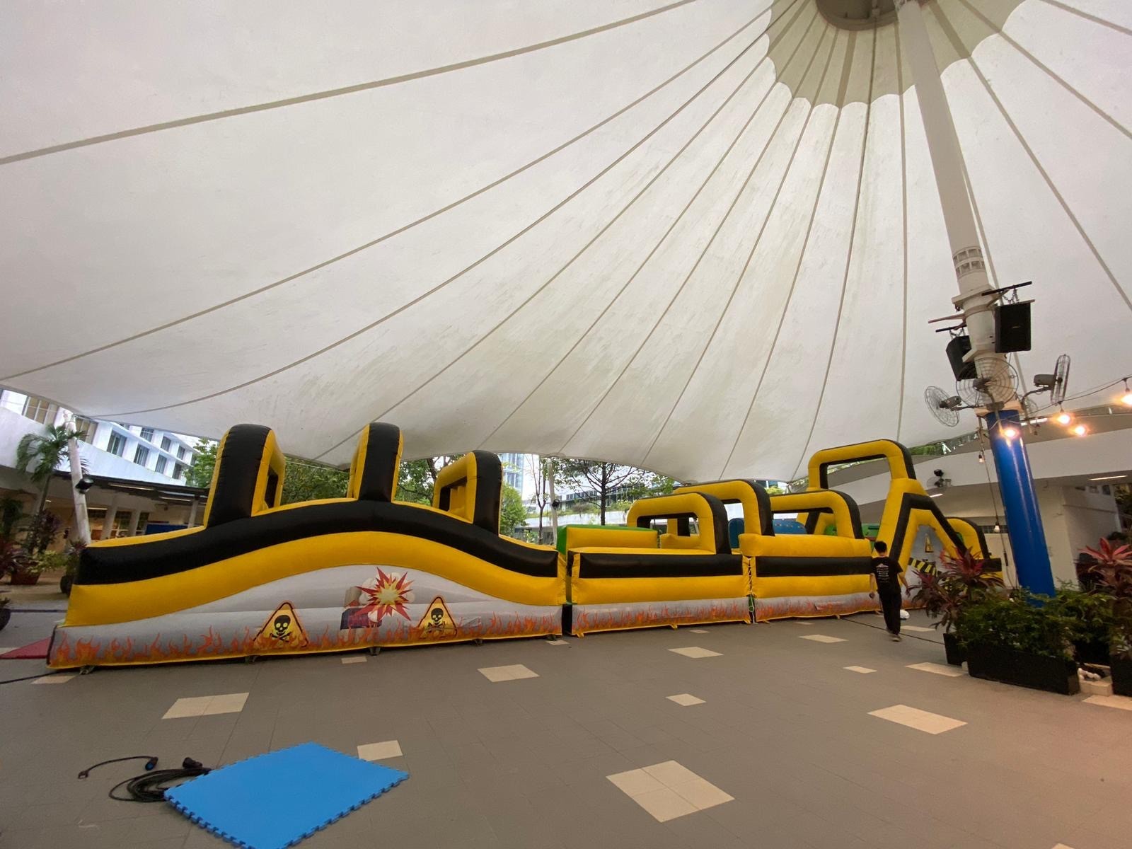 Outdoor inflatable obstacle course bouncy castle Singapore rental